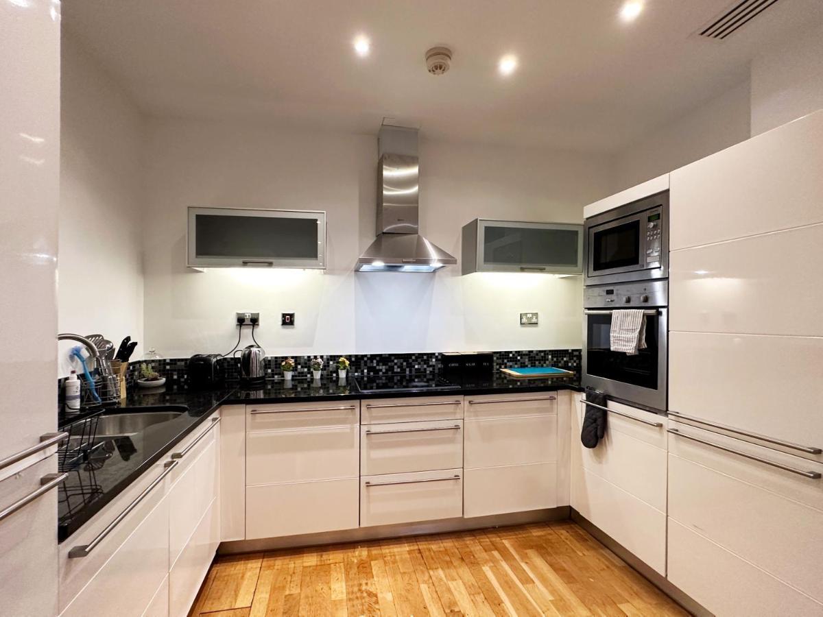 Stylish Apartment In Canary Wharf Лондон Екстериор снимка