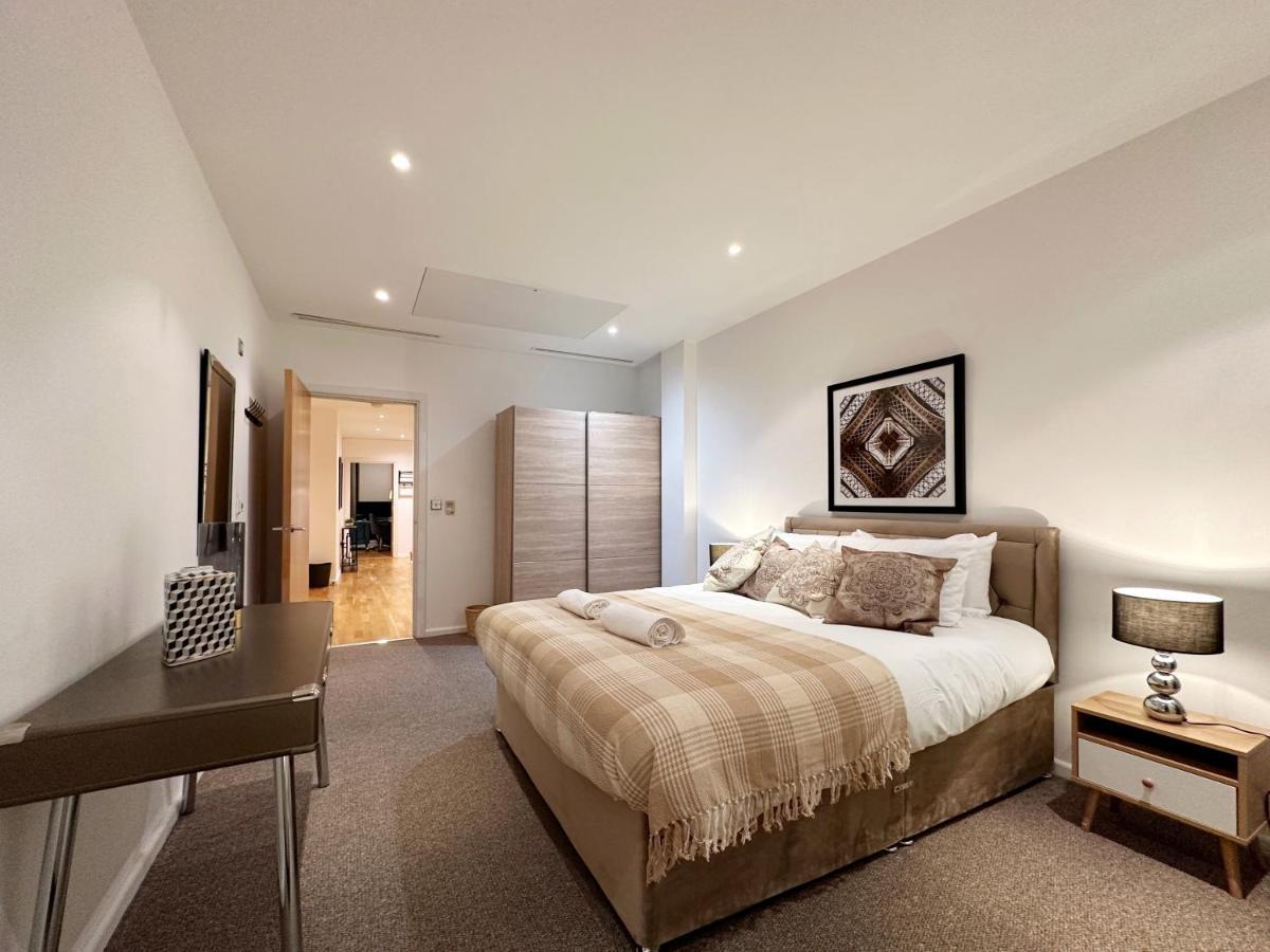 Stylish Apartment In Canary Wharf Лондон Екстериор снимка