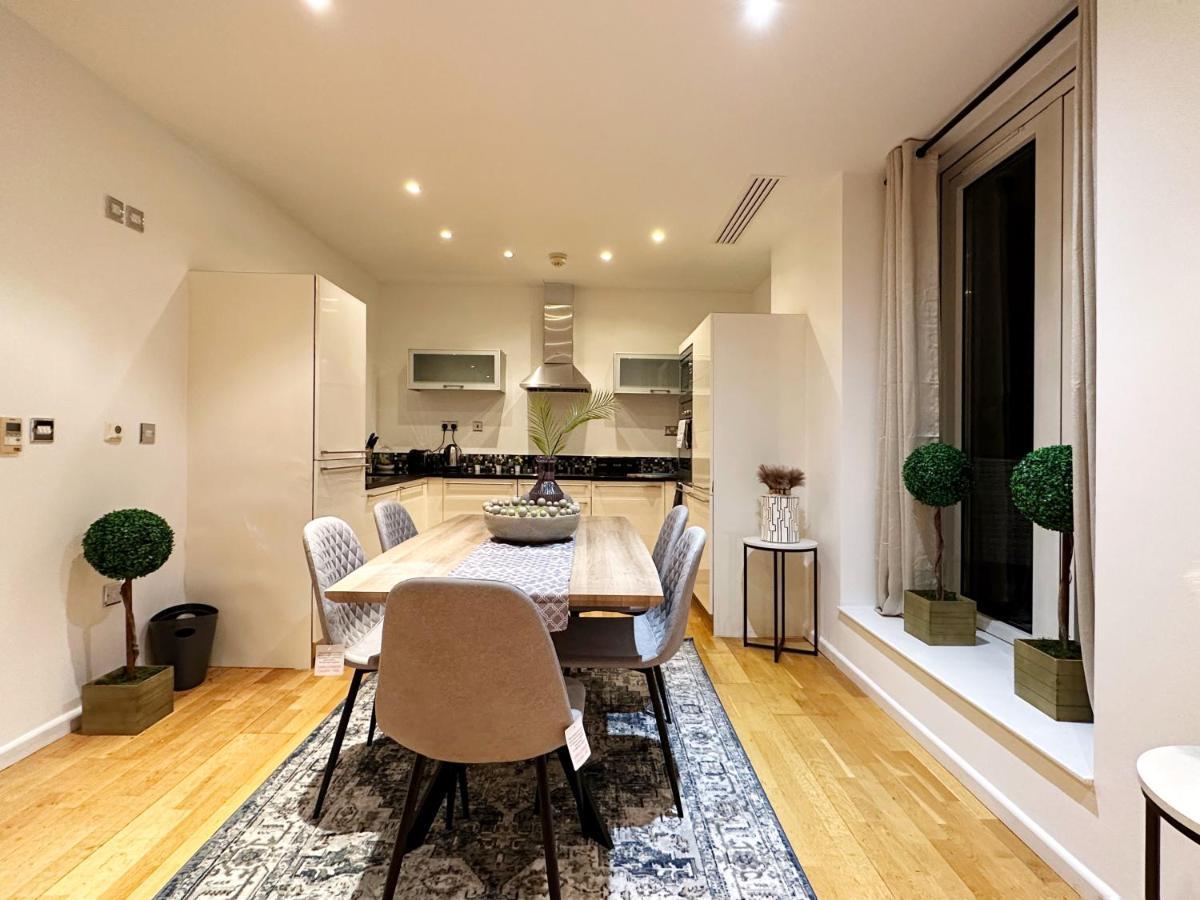 Stylish Apartment In Canary Wharf Лондон Екстериор снимка