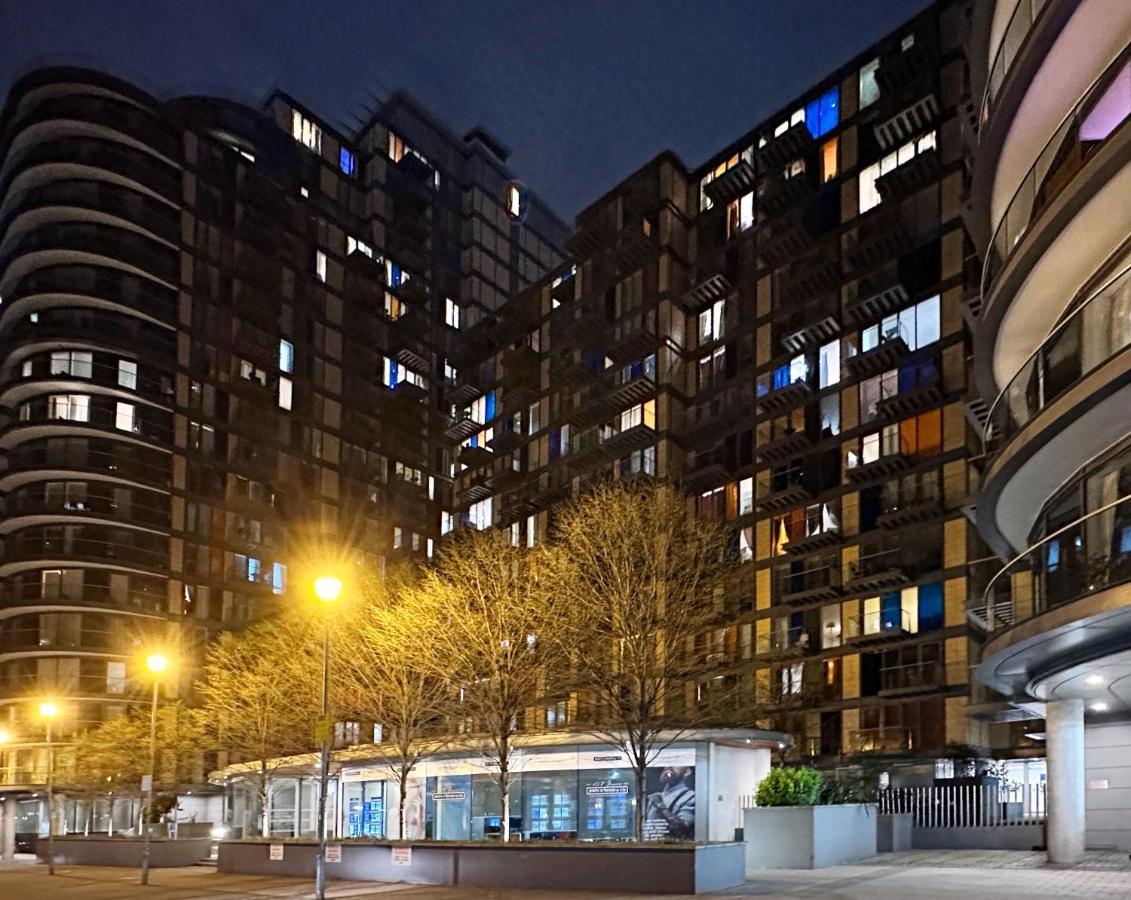 Stylish Apartment In Canary Wharf Лондон Екстериор снимка
